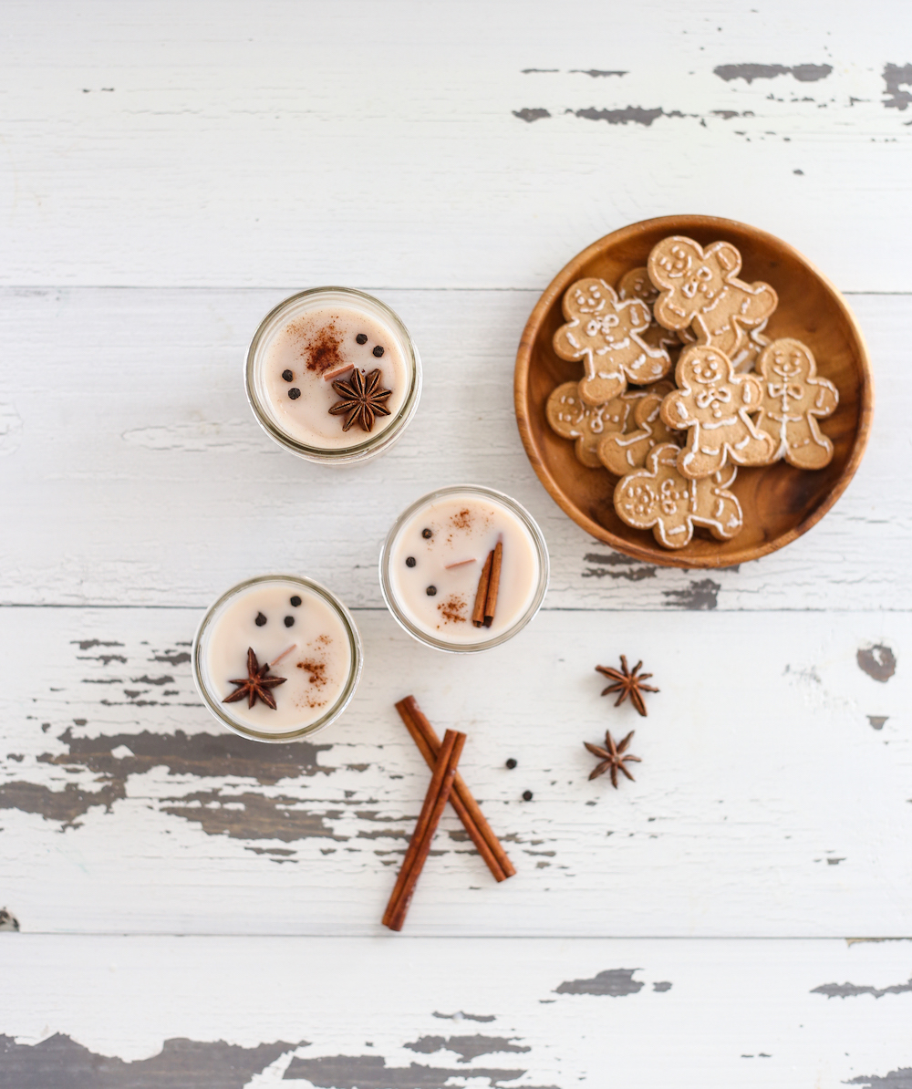 Tis the Season for DIYs: Gingerbread Scented Candle