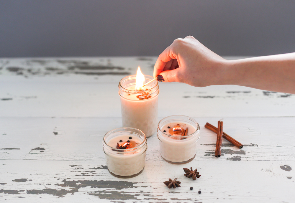 Tis the Season for DIYs: Gingerbread Scented Candle